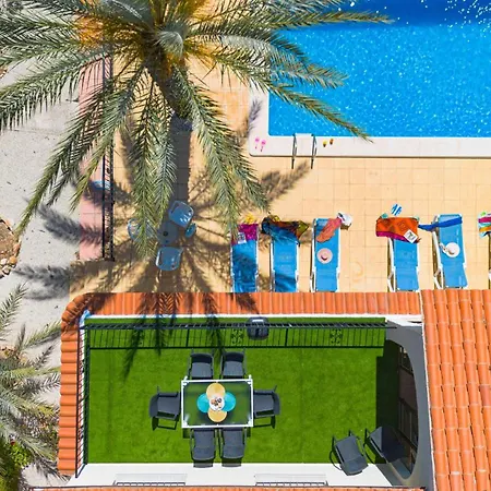 Cohete - Plusholidays * Ifach